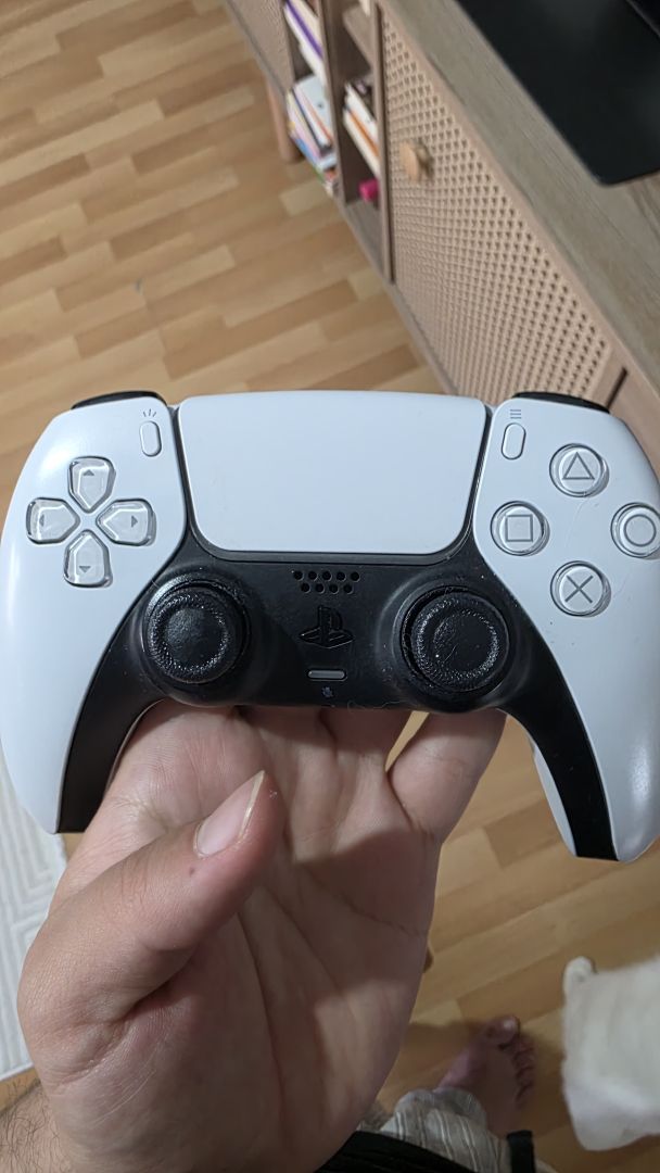 Ps 5, 2 TB dahili depolama alanı, 2 adet kol