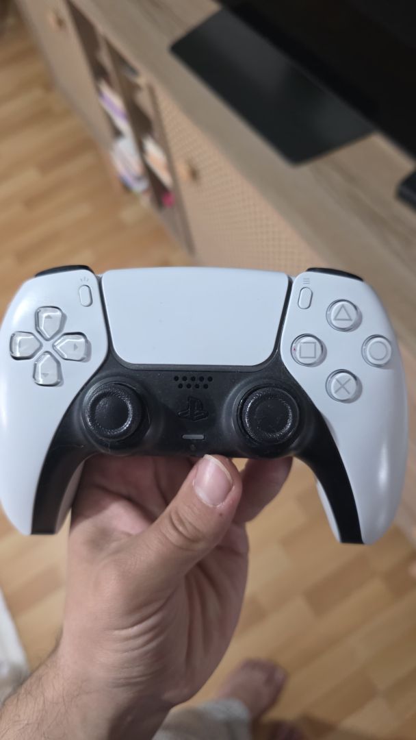 Ps 5, 2 TB dahili depolama alanı, 2 adet kol