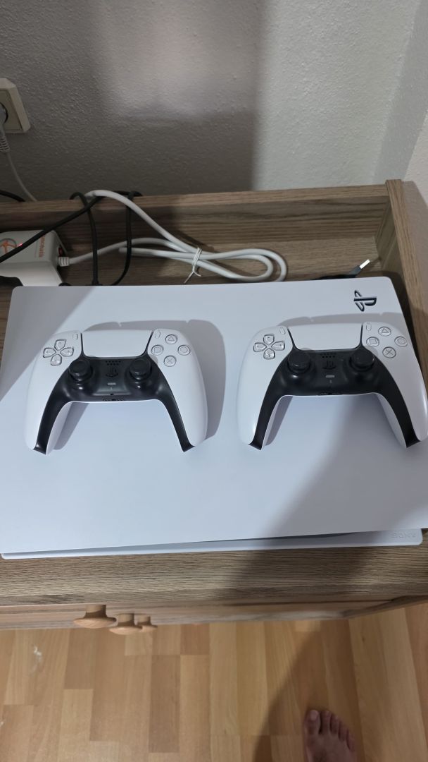 Ps 5, 2 TB dahili depolama alanı, 2 adet kol
