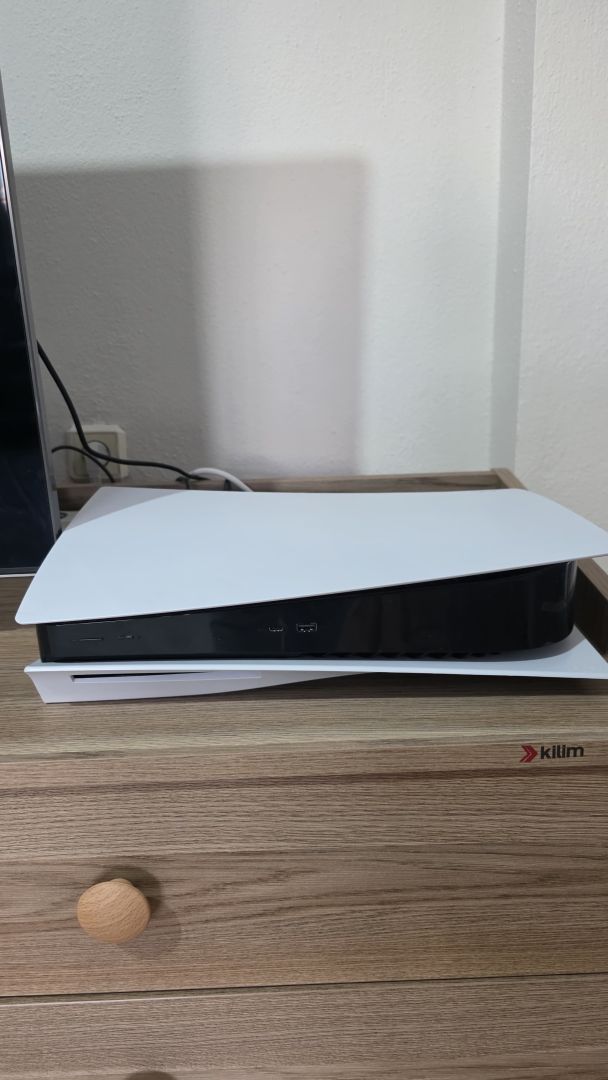 Ps 5, 2 TB dahili depolama alanı, 2 adet kol