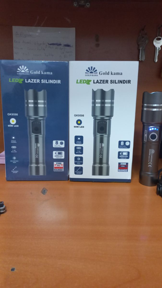 3 Fonksiyonlu El Feneri 8 Saat Şarjlı İyi Durumda