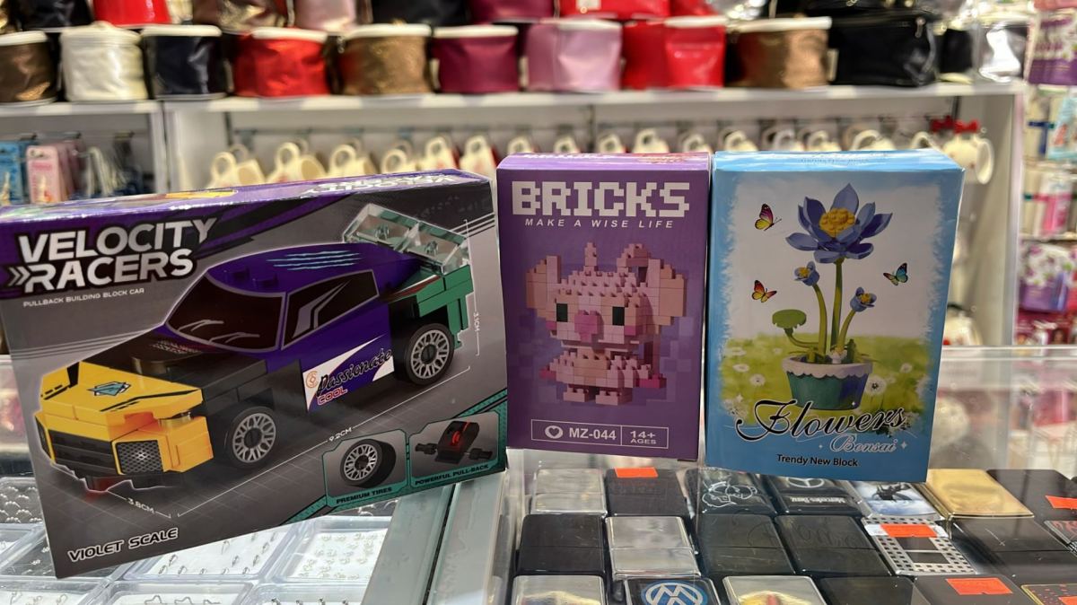 Oyuncak puzzle set