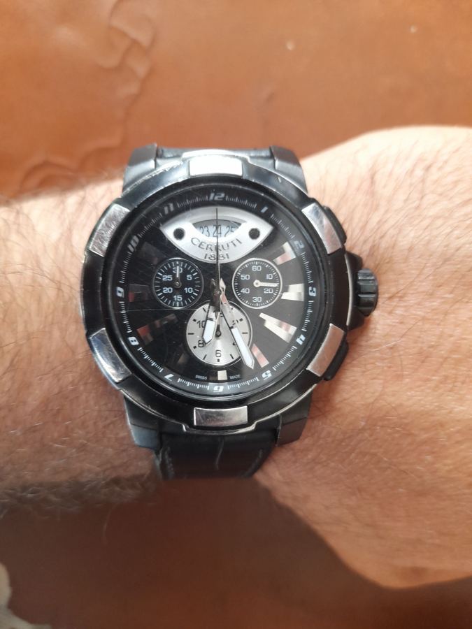 Cerruti 1881 safkan isviçre saati
