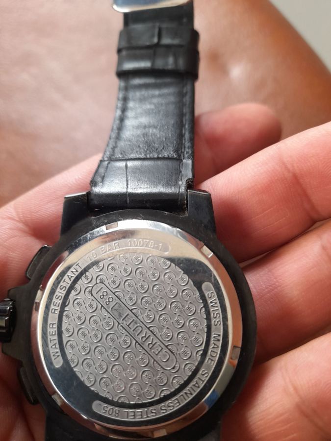 Cerruti 1881 safkan isviçre saati