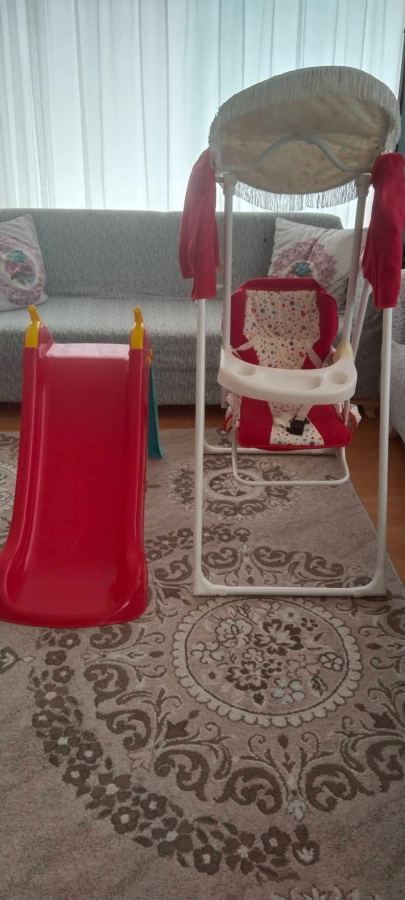 Bahçe Kaydırak ve Salıncak Seti İyi Durumda