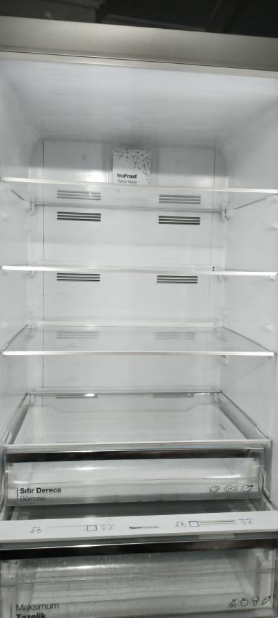Ümraniye De Satılık Buzdolabı 11.000 İyi Durumda