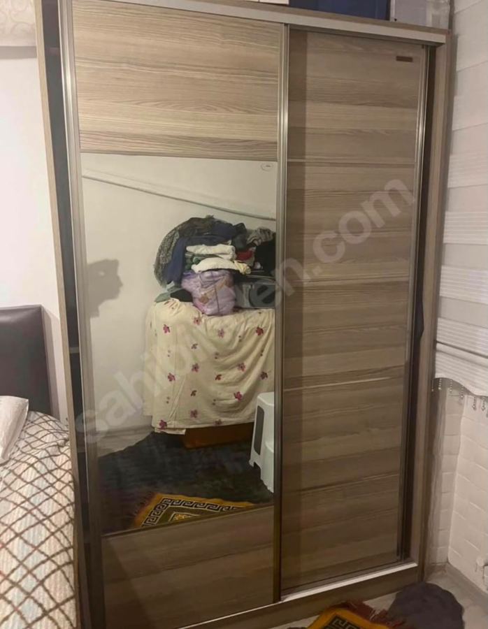Elbise Dolabı Sürgülü İki Kapaklı İyi Durumda