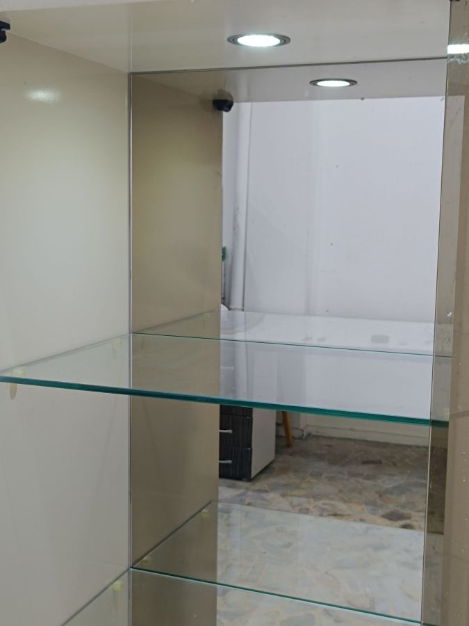 DOLAP ÖLÇÜLERİ RESİMLERİN ÜZERİNDE YAZIYOR